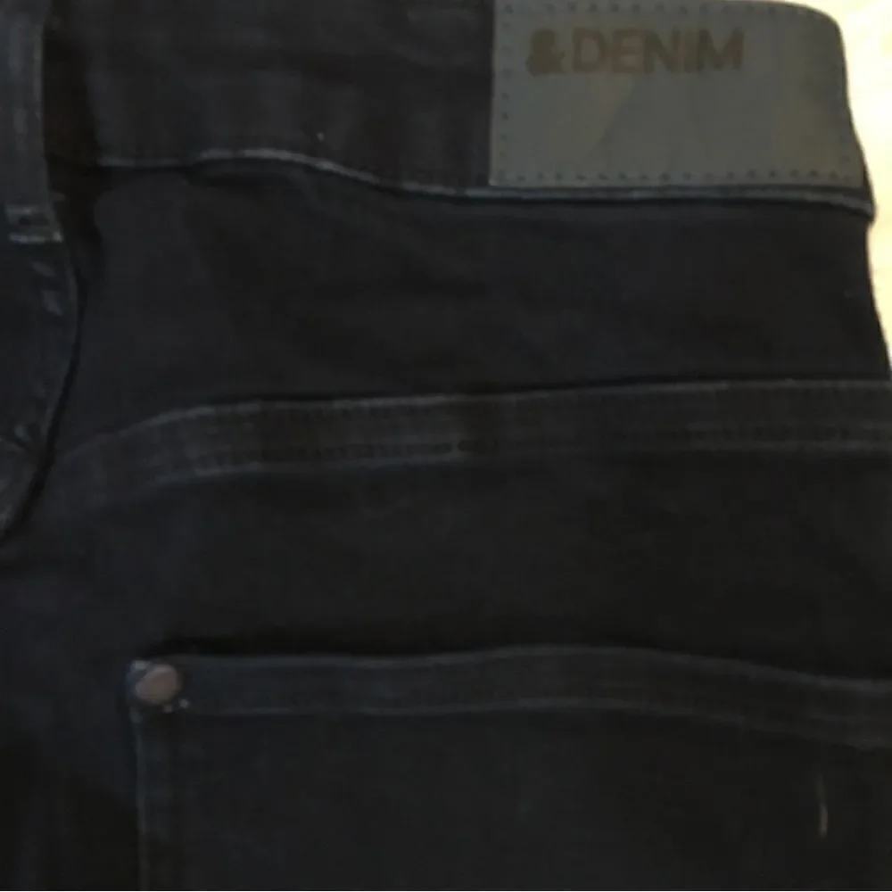 H&M &DENIM SUPER DARK WASH INK BLUE, DARK HARDWARE SKINNY! TALL‎